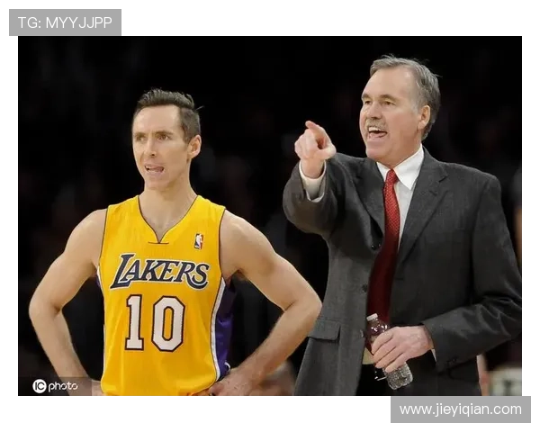 老队友重聚德米凯利斯与马斯切拉诺在迈阿密国际温情合影